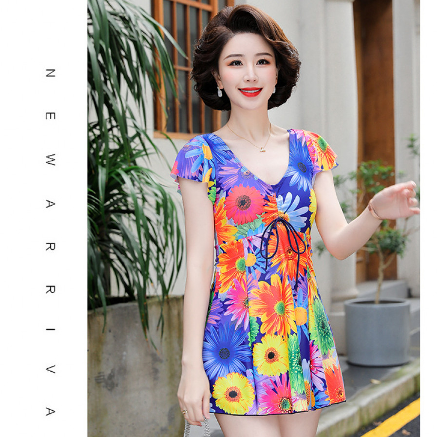 新款夏季加大码妈妈连体泳衣女保守遮肚中老年女士显瘦裙式游泳装