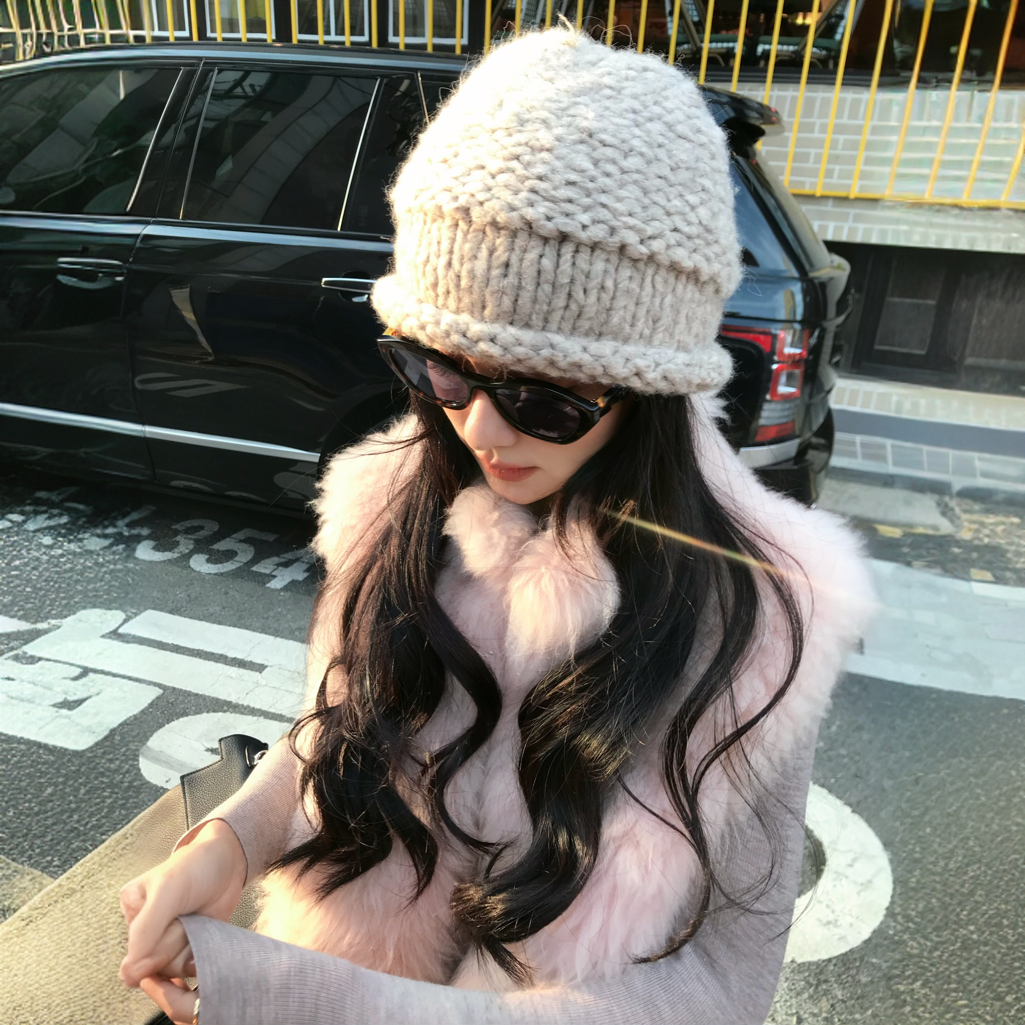 EAR RAE定染环保山羊绒狐狸毛奢美贵感仿皮草粉色马甲百搭冬外套