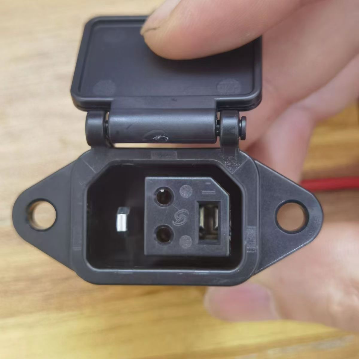 新国标2+2系列台铃/爱玛/小刀/绿源/金箭/插头插充电座转换线