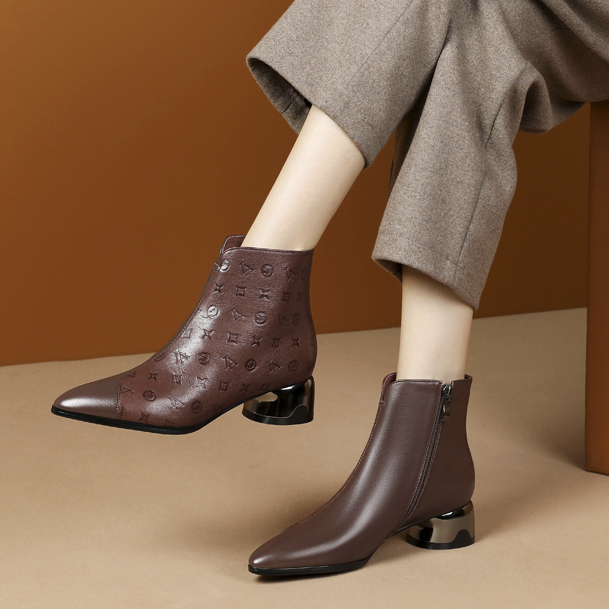 2025年秋冬季及踝短靴女新款真皮百搭中跟粗跟靴子女大码短筒女靴