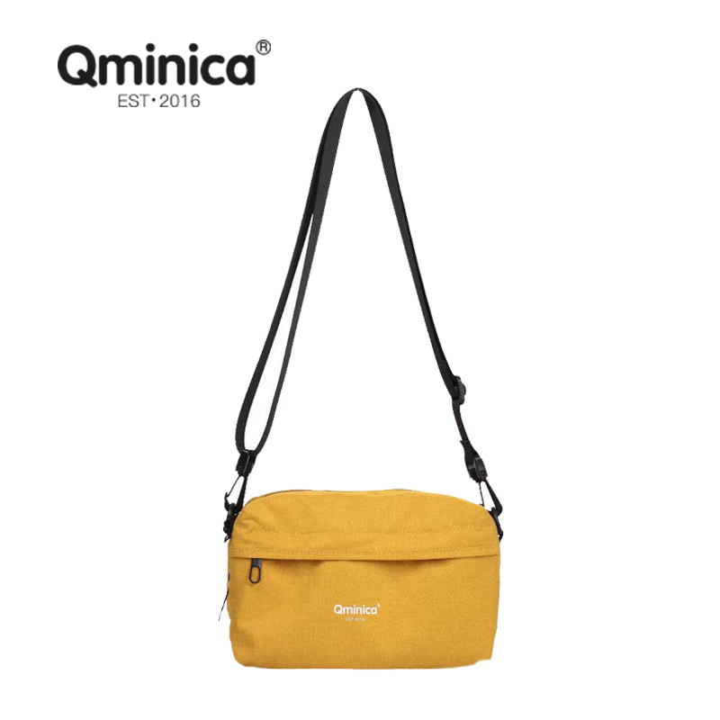 Qminica官方正品便携单肩包邮差轻便防泼水旅行斜挎包百搭ins新款