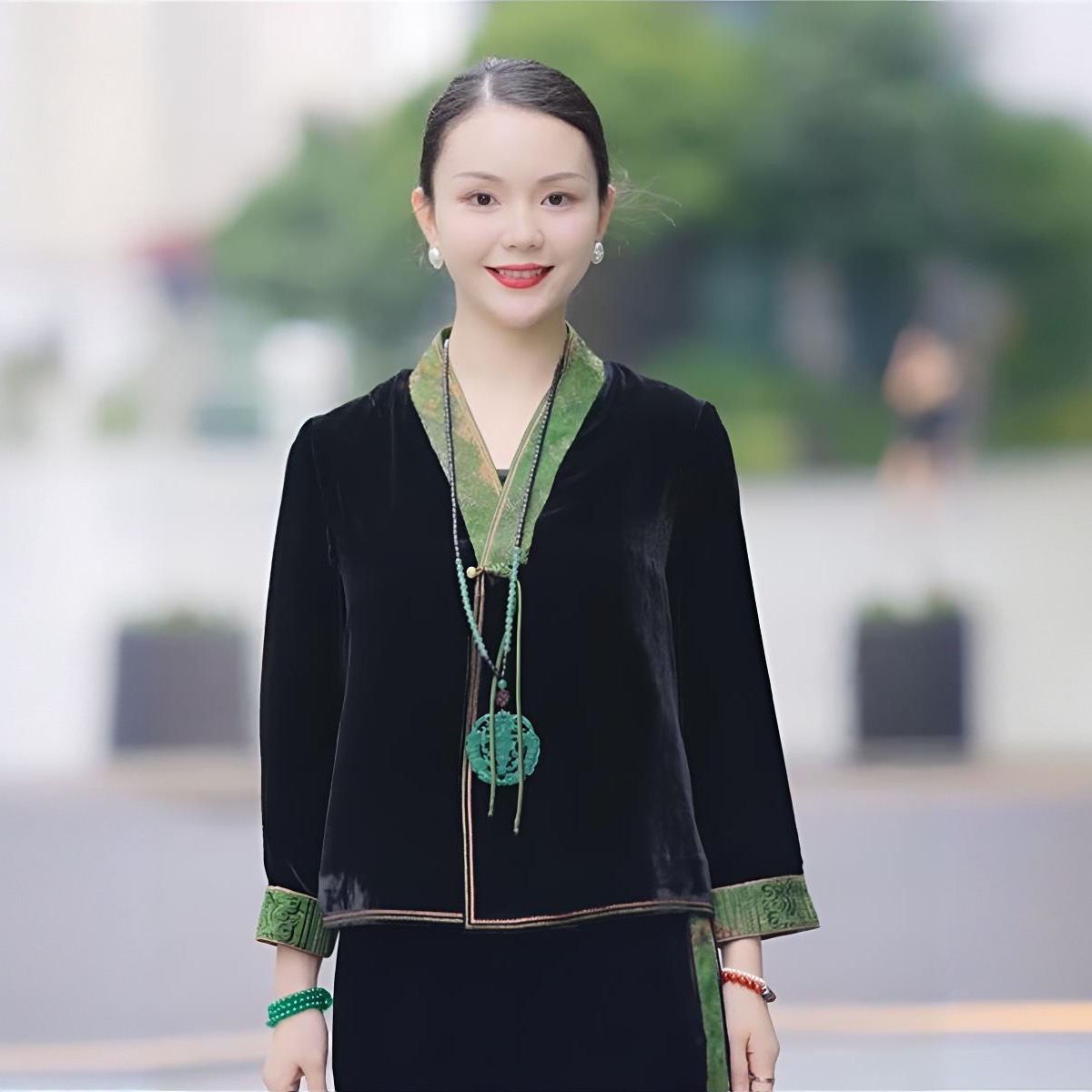 新中式风唐装女2024年秋季新款香云缎面上衣裤子两件套刺绣套装