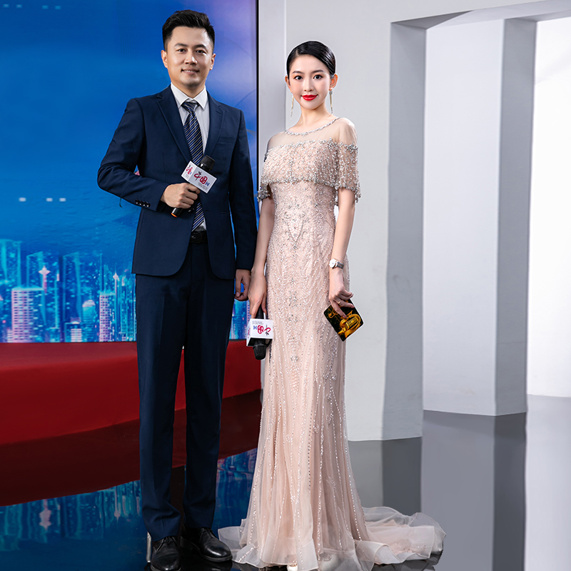 9301气质轻奢婚礼长款结婚修身优雅主持人宴会高贵显瘦新娘高贵