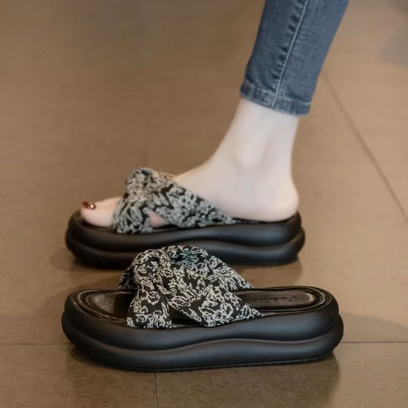 中式凉拖鞋女夏外穿2025新款仙女风配裙子厚底沙滩凉鞋时尚一字拖