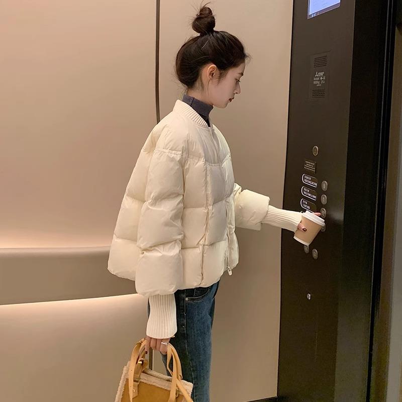 今年流行的漂亮棉袄女款2025新款冬季时尚短款百搭保暖棉服外套潮