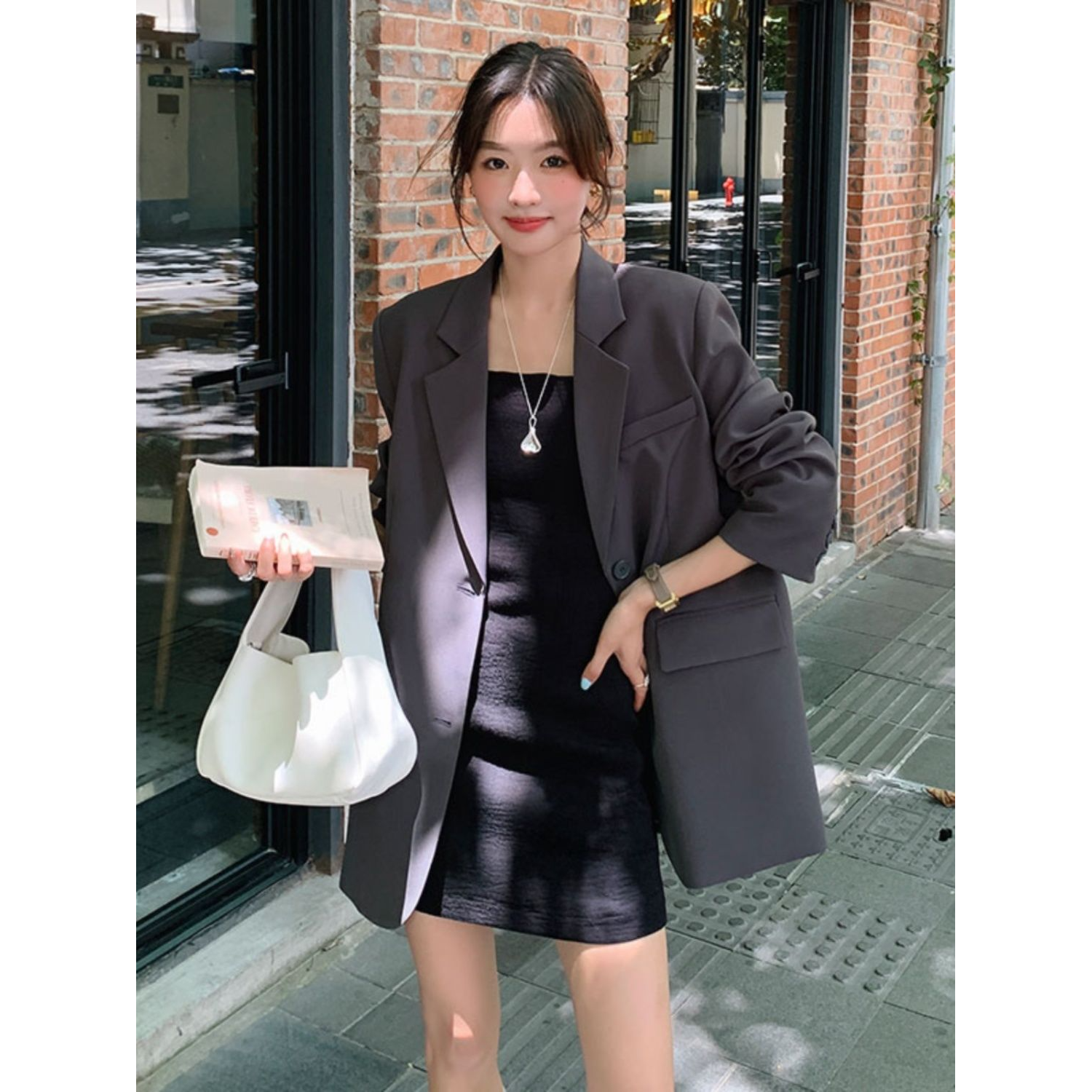 休闲西装外套女2025春季新款宽松后开叉韩版气质高级感小西服上衣