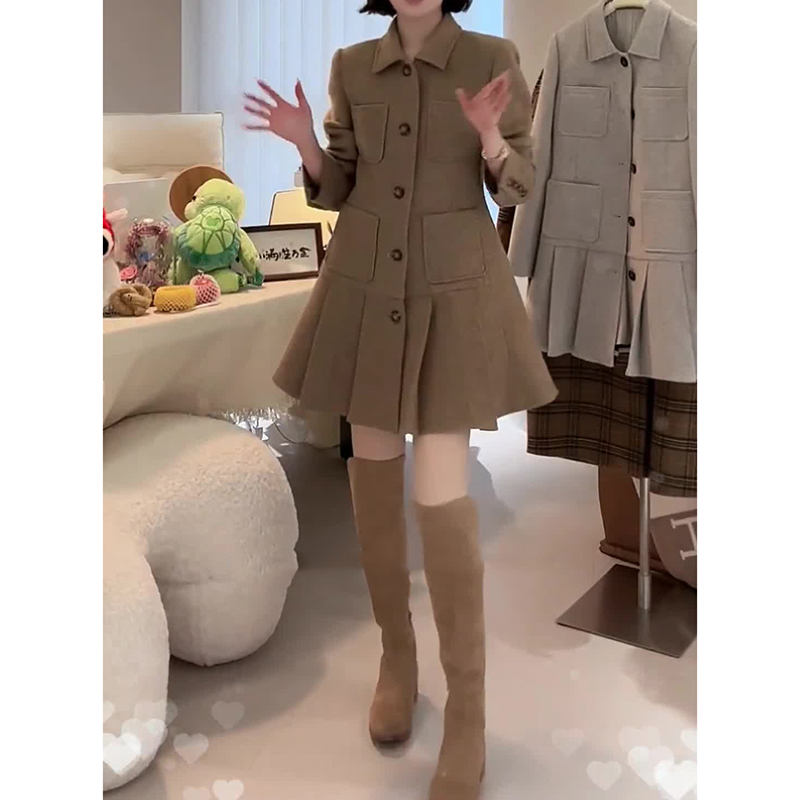 2024秋冬新款高级清冷干净女装轻奢小众复古百褶小个子气质连衣裙