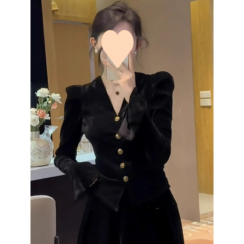 黑色领泡泡袖衬衫2025新款女秋冬洋气独特别致高端法式丝绒上衣