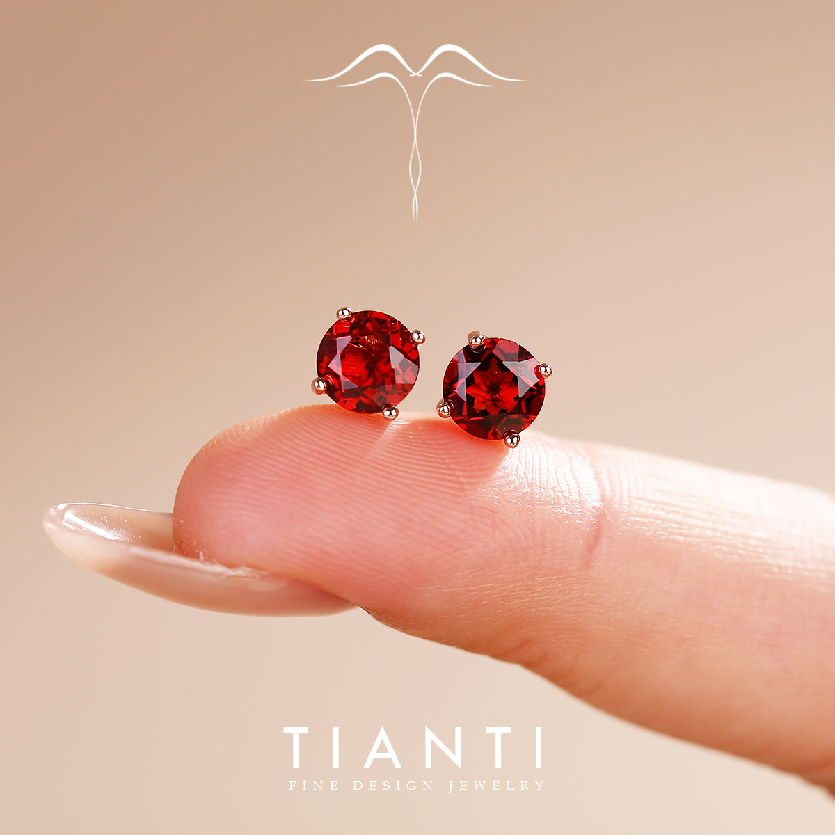 TIANTI/天缇探月 6mm 天然石榴石四爪耳钉 S925银高品质轻奢设计