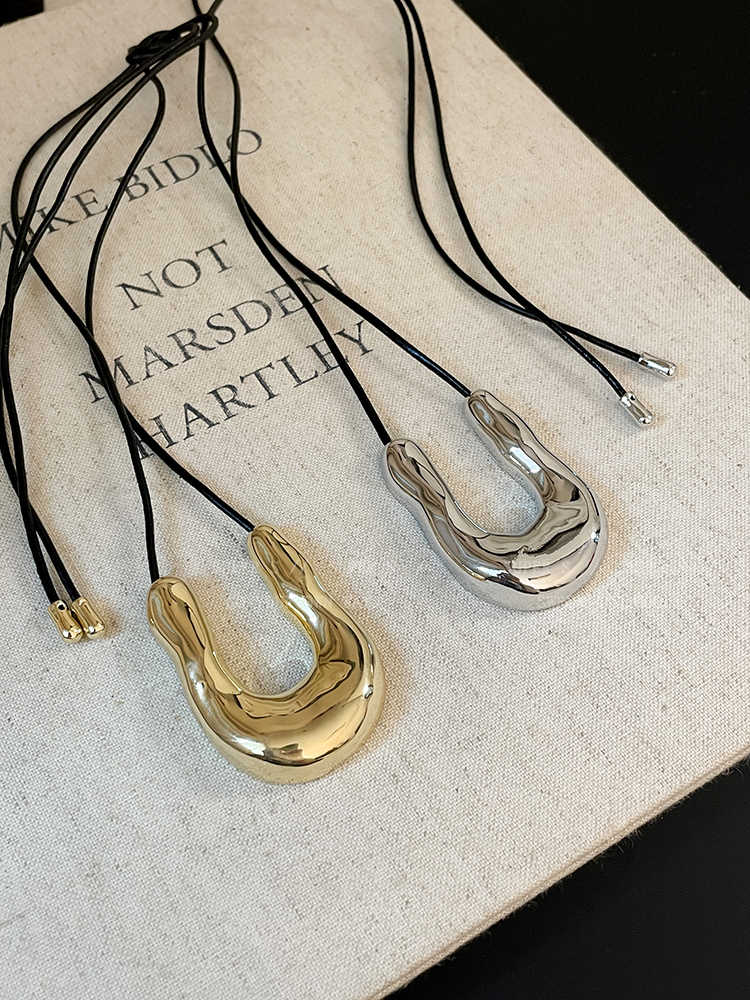 非金属皮质项链 U形金属马蹄项链女轻奢小众长款配饰高级感毛衣链