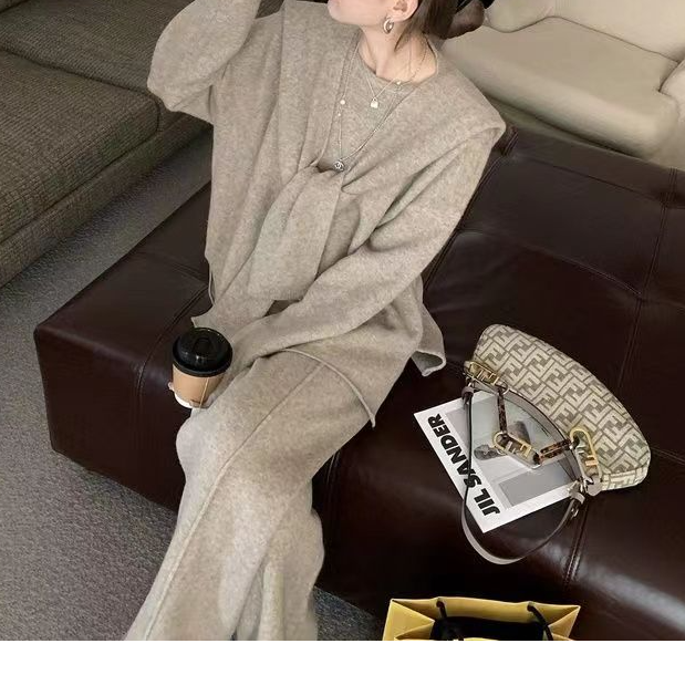 【毛衣+披肩+裤子三件套】秋冬休闲慵懒风高级感圆领针织成套套装潮