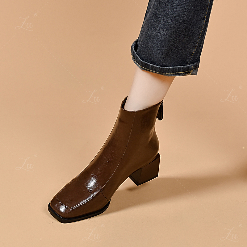 粗跟方头百搭女靴短靴马丁靴瘦瘦靴时尚尖头2025年冬季时装靴女