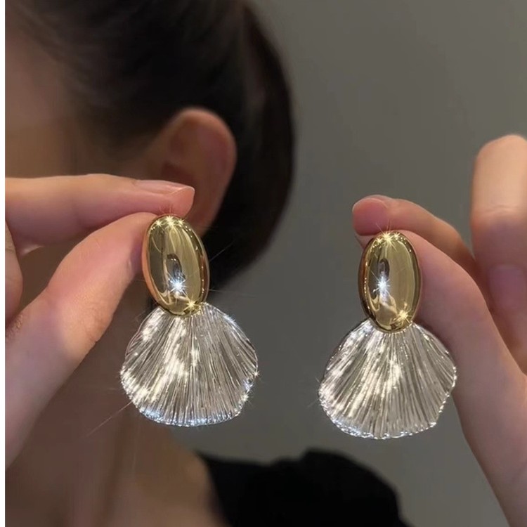 铜合金耳饰 贝壳设计时尚百搭轻奢耳环女小众气质时候精致耳饰