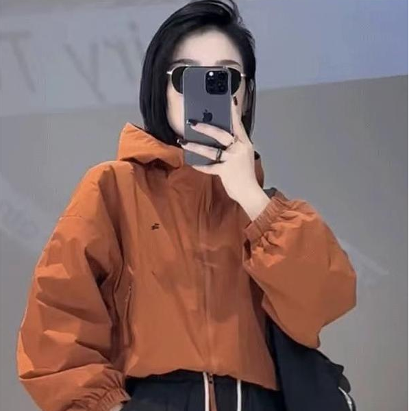 2025春秋新款连帽拉链小个子下摆抽绳休闲长袖冲锋衣夹克短外套女