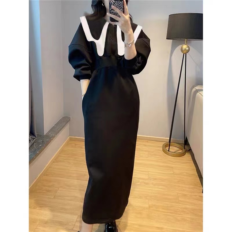 黑色娃娃领法式长袖大码连衣裙早秋新款收腰卫衣裙子