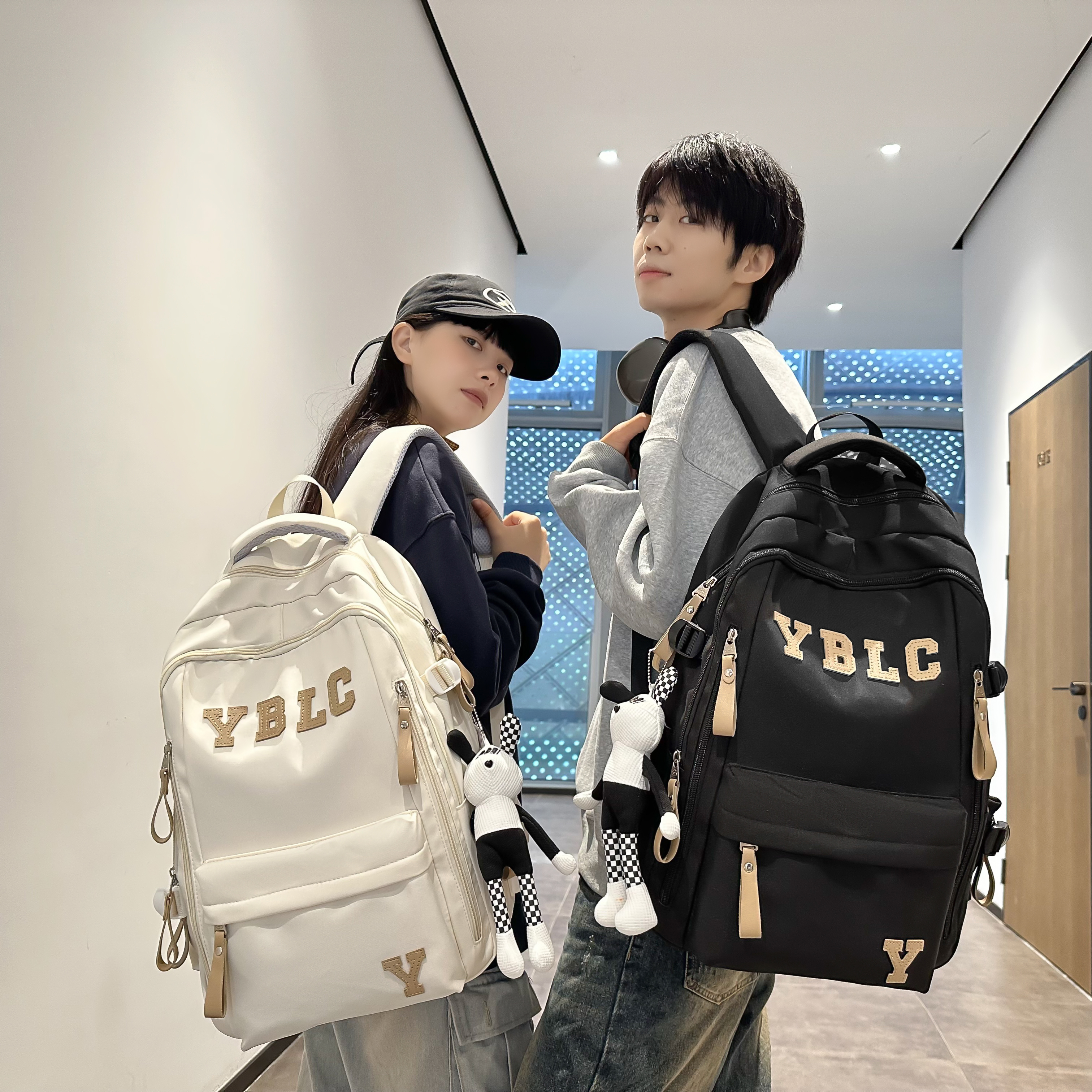 爆款高中生书包女减负护脊初中生大学生校园大容量双肩背包男