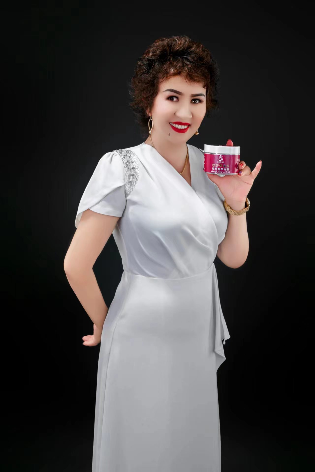 古礼爱丝尔草本植萃泥漠لاي زىمات