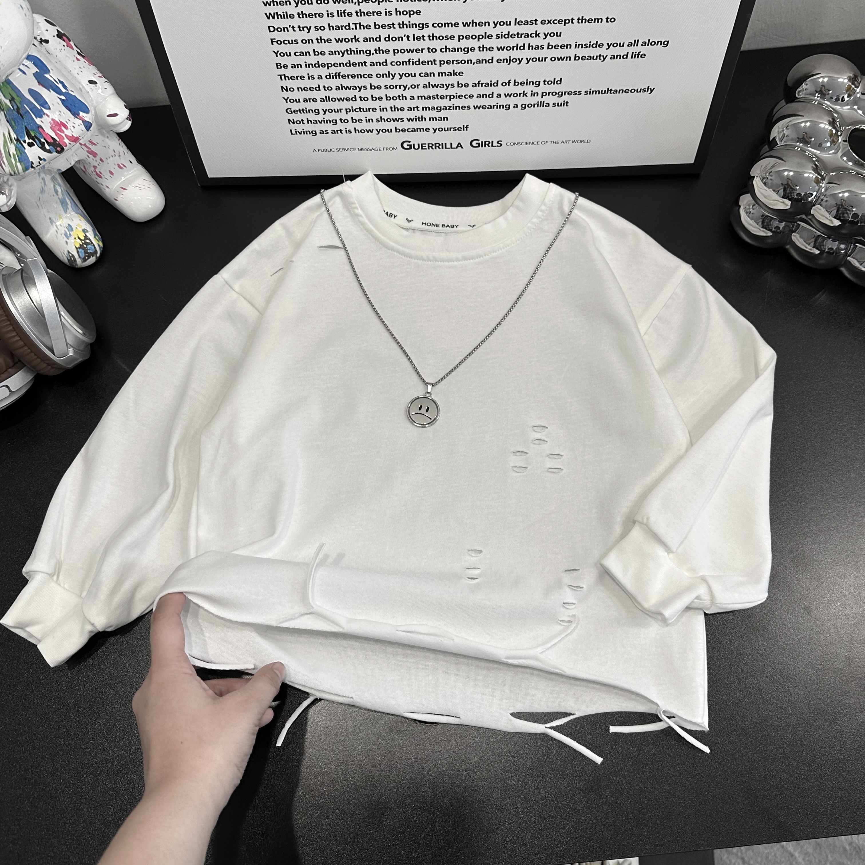 儿童纯棉T恤2025新款男童圆领平肩袖中小童破洞休闲洋气百搭上衣