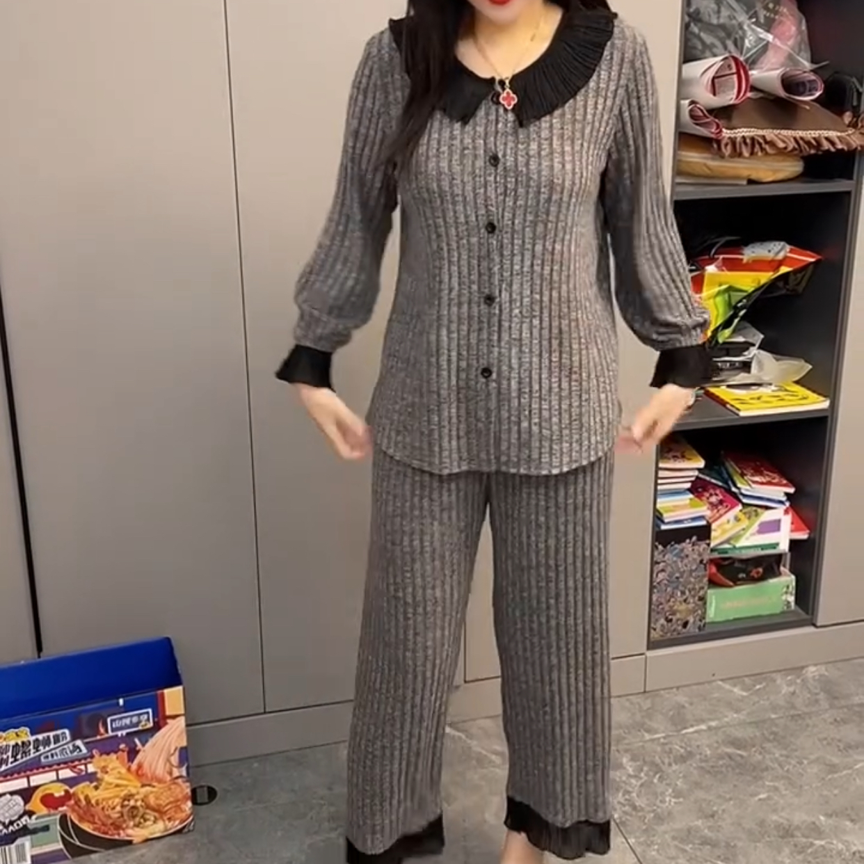 秋冬新款减龄荷叶领蕾丝拼接竖条休闲家居睡衣套装