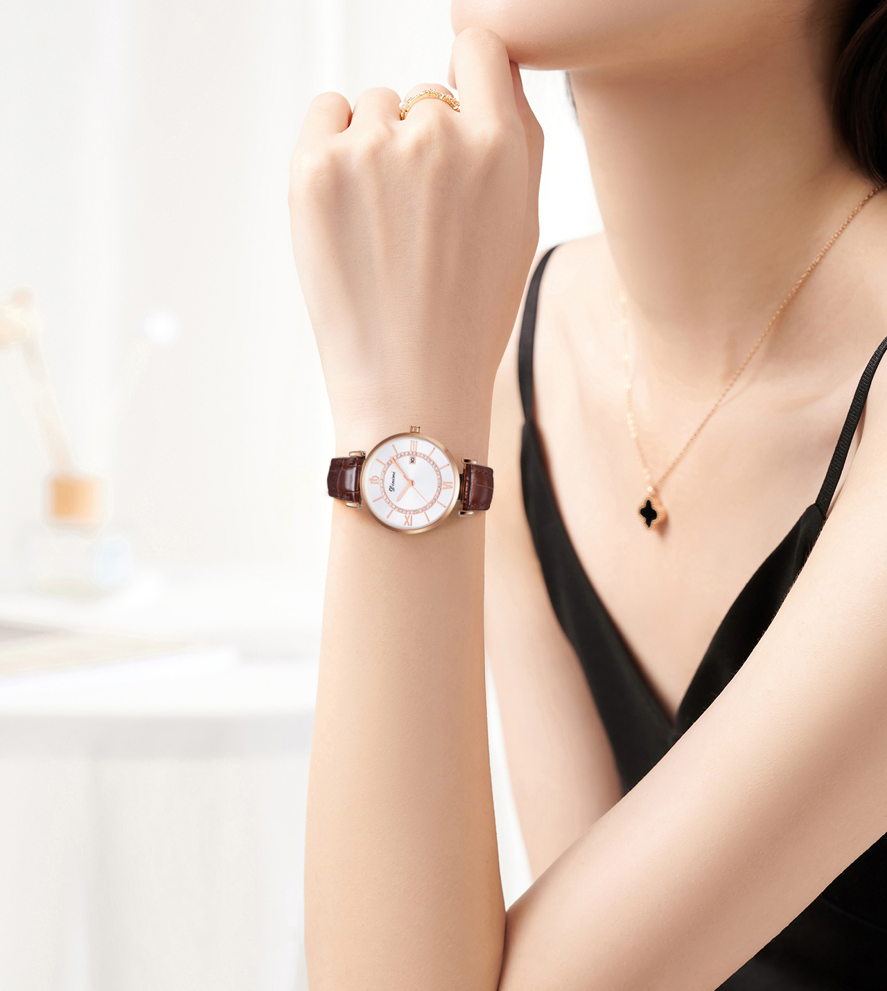 时尚气质百搭轻奢精致原装镶钻摩天轮防水女表77058