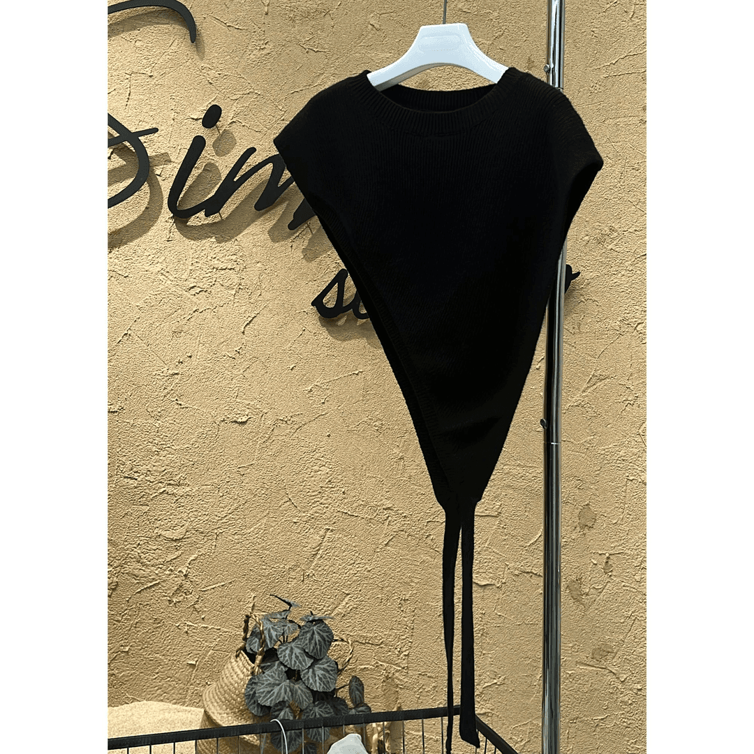 2024秋冬新款时尚百搭斜肩披肩设计款披肩式套头针织马甲休闲黑色