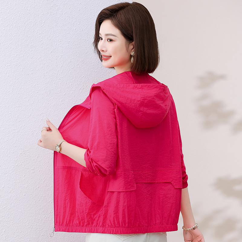 2025夏季防晒衣女新款宽松休闲中年妈妈装短款外套韩版大码防晒服