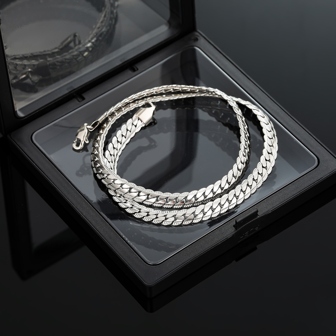 钛钢项链 男潮简约个性锁骨链百搭钛钢配饰ins嘻哈手工压花古巴链