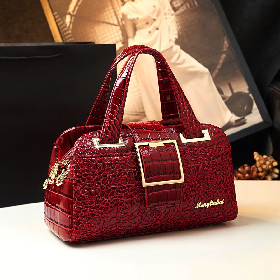 （现货现发底33高18宽13CM）轻奢风真皮包鳄鱼纹大容量手提包M068红