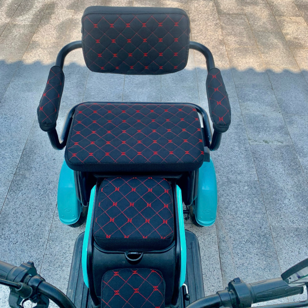 爱玛金彭艾美达小巴士座垫座套大安新日万仕达三轮车坐垫套通用