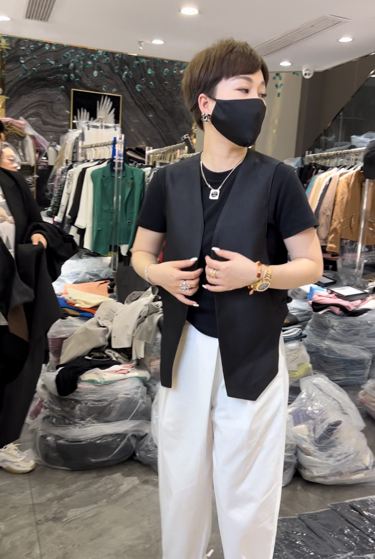 JING2025高端女装 高品质设计款马甲通勒气质轻奢背心马夹潮流