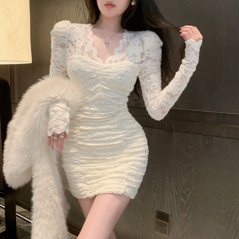 纯欲法式新款V领性感蕾丝气质修身包臀连衣裙外穿收腰名媛短裙女