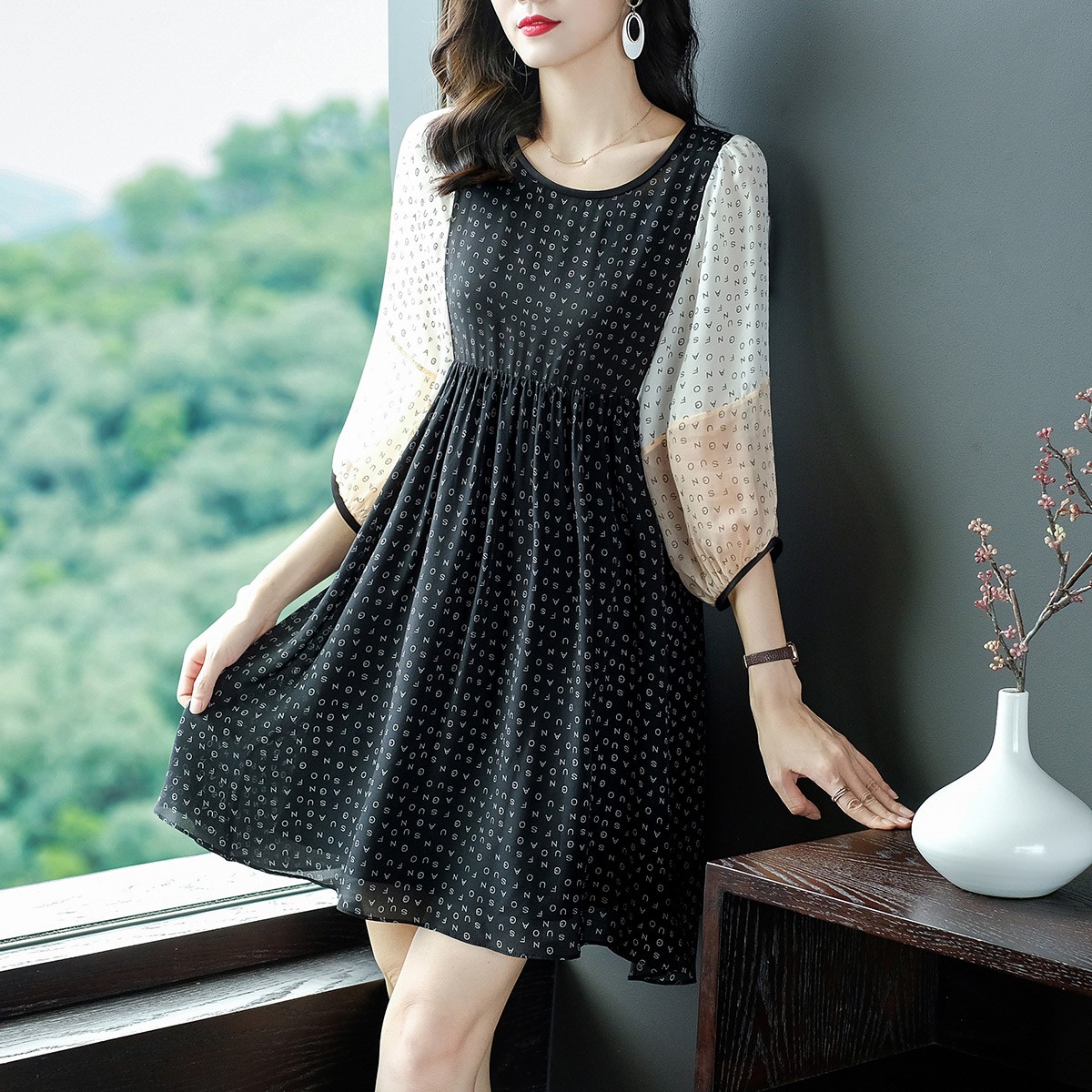 69341 小个子真丝连衣裙女早春新款桑蚕丝减龄遮肚子显瘦短裙夏
