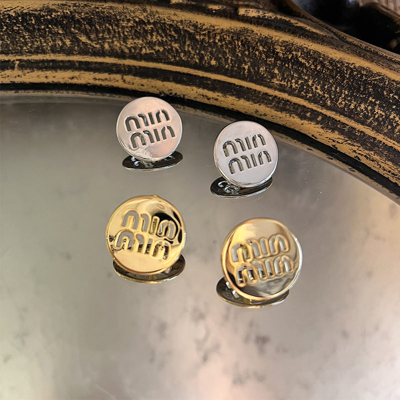 oushipei/欧诗佩 铜合金耳饰 简约冷淡风字母金属圆形耳钉耳环女