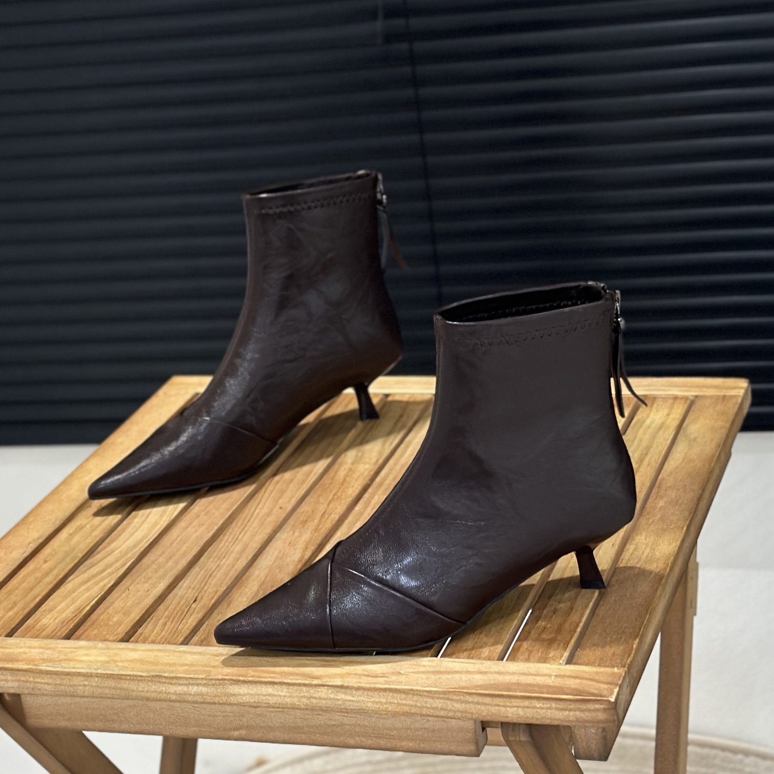 欧美风尖头细跟短靴女2025新款春季加绒瘦瘦靴法式气质时装靴短靴