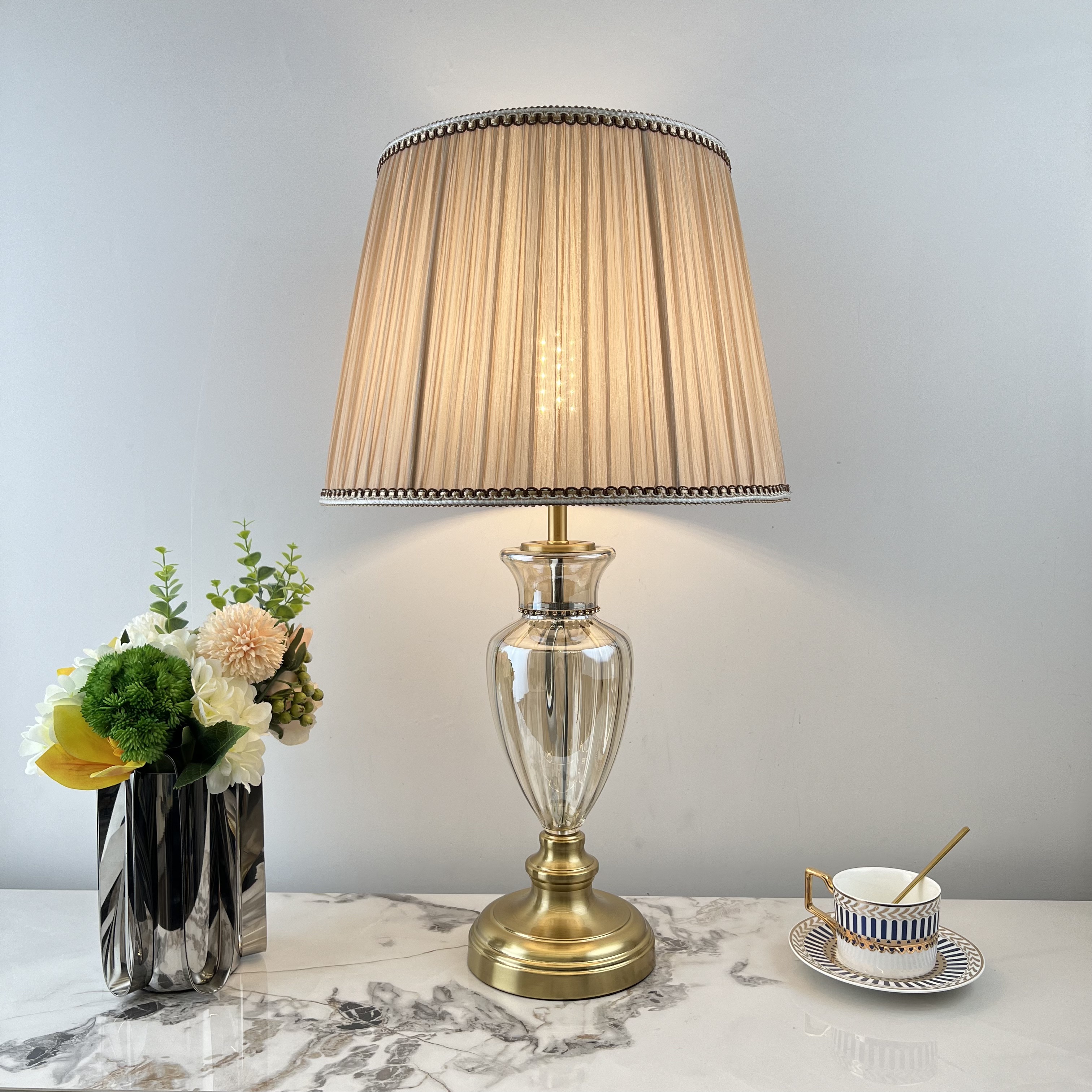 美式轻奢客厅卧室床头灯家用简约书房欧式时尚创意酒店复古台灯