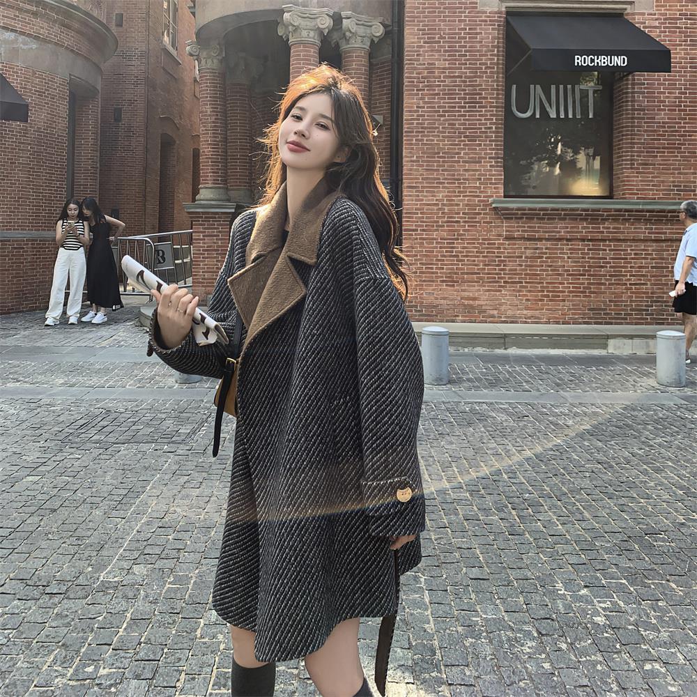 美拉德条纹毛呢外套高贵气质轻熟风西装领呢大衣女秋冬高级感爆款