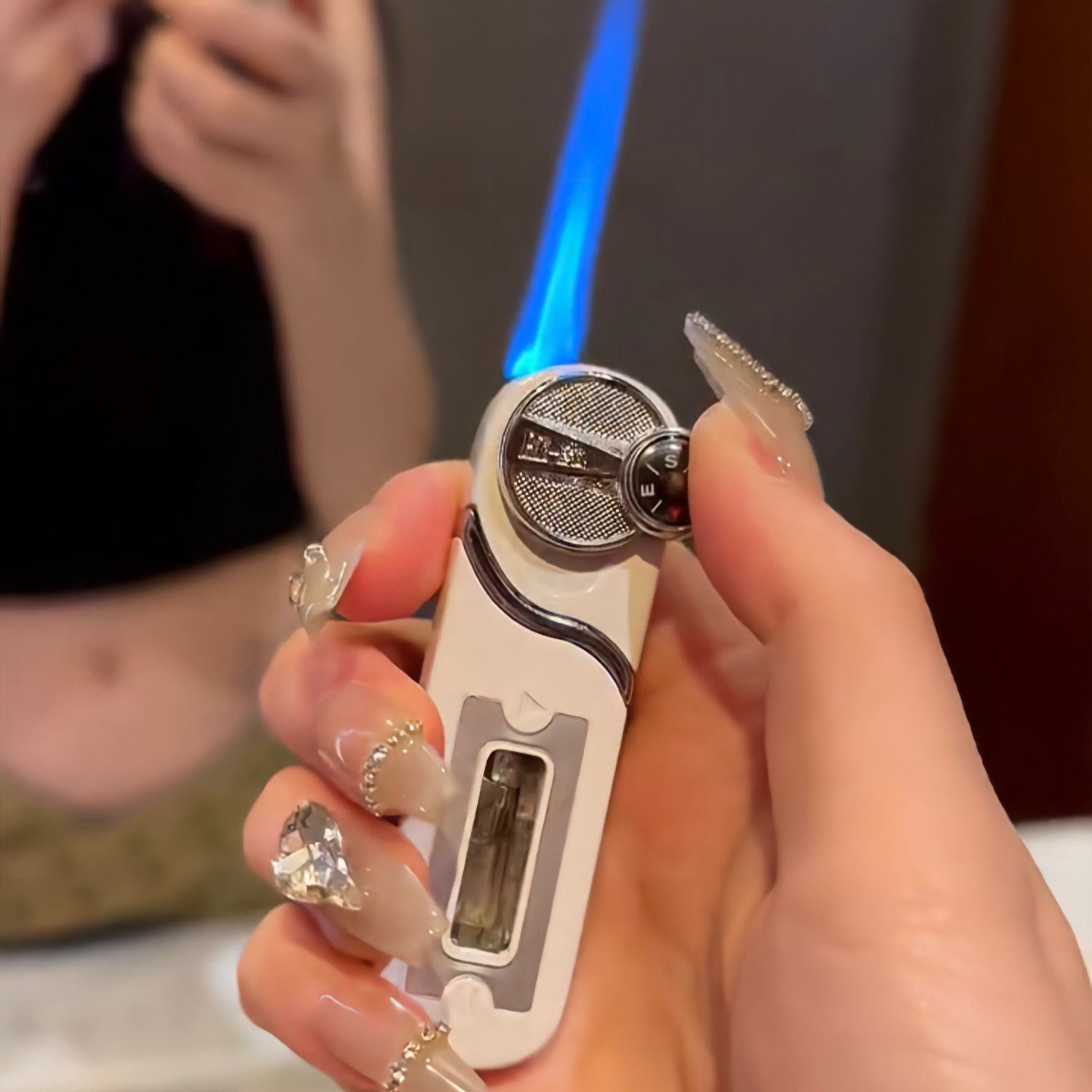 网红创意摇臂打火机防风高颜值带指南针简约送男友闺蜜小众礼物