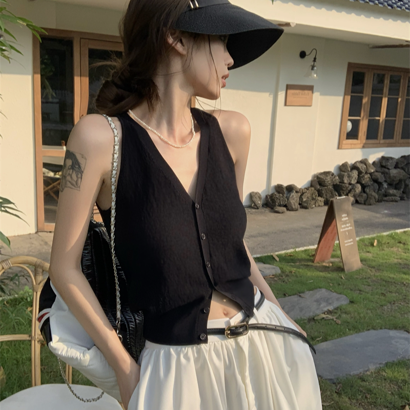 时尚小众设计气质V领显瘦单排扣无袖针织衫小背心女夏季遮肉上衣
