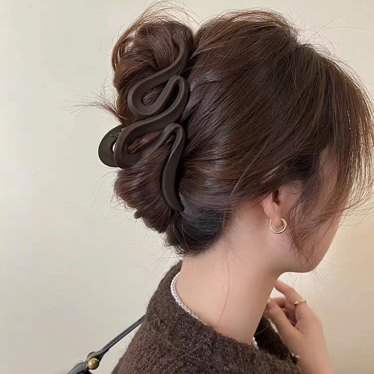 邂逅美拉德磨砂抓夹大号高级感发夹女2024后脑勺发量多鲨鱼夹发饰