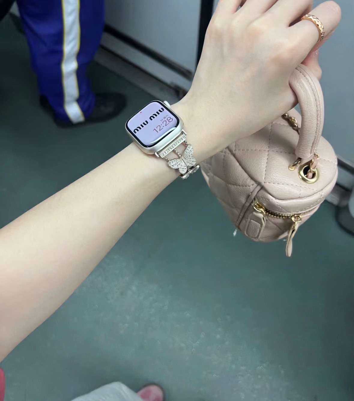 【庄周梦蝶】适配于苹果iwatch1-11seUItra2蝴蝶纹满钻高级感手表带
