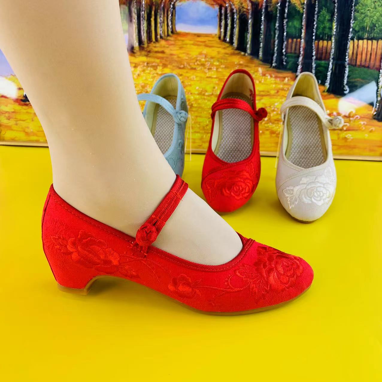 老北京布鞋软底复古汉服鞋民族风绣花汉服绣花鞋坡跟中国风