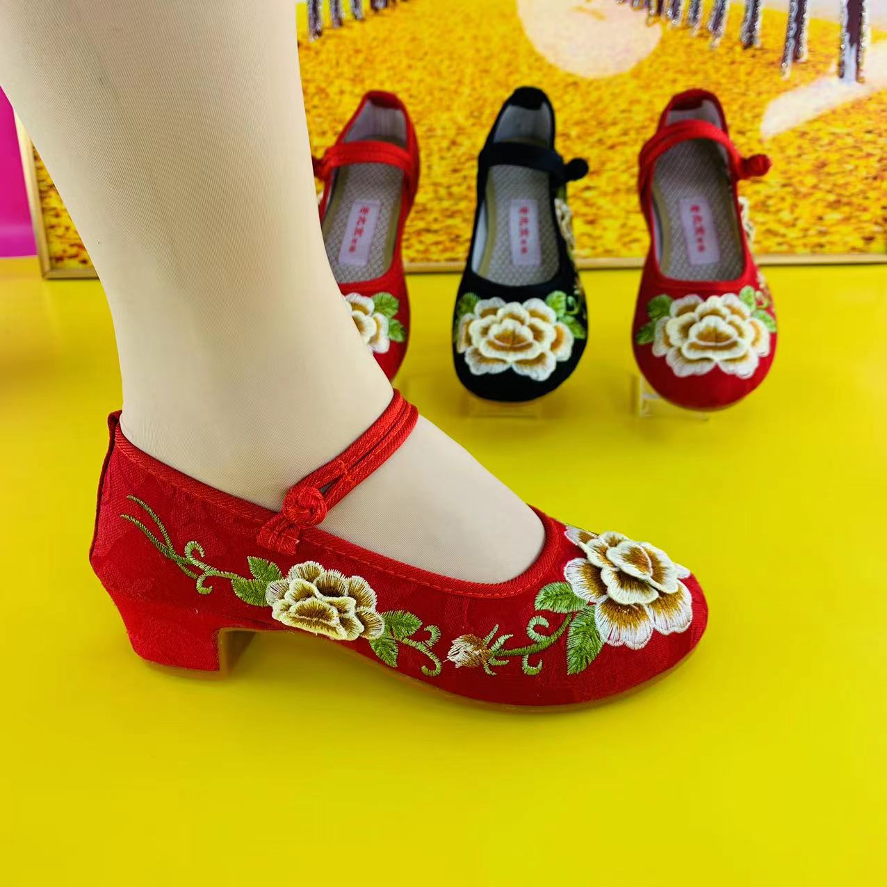 鞋子女鞋单鞋软底古装舞蹈鞋汉服鞋民族风绣花
