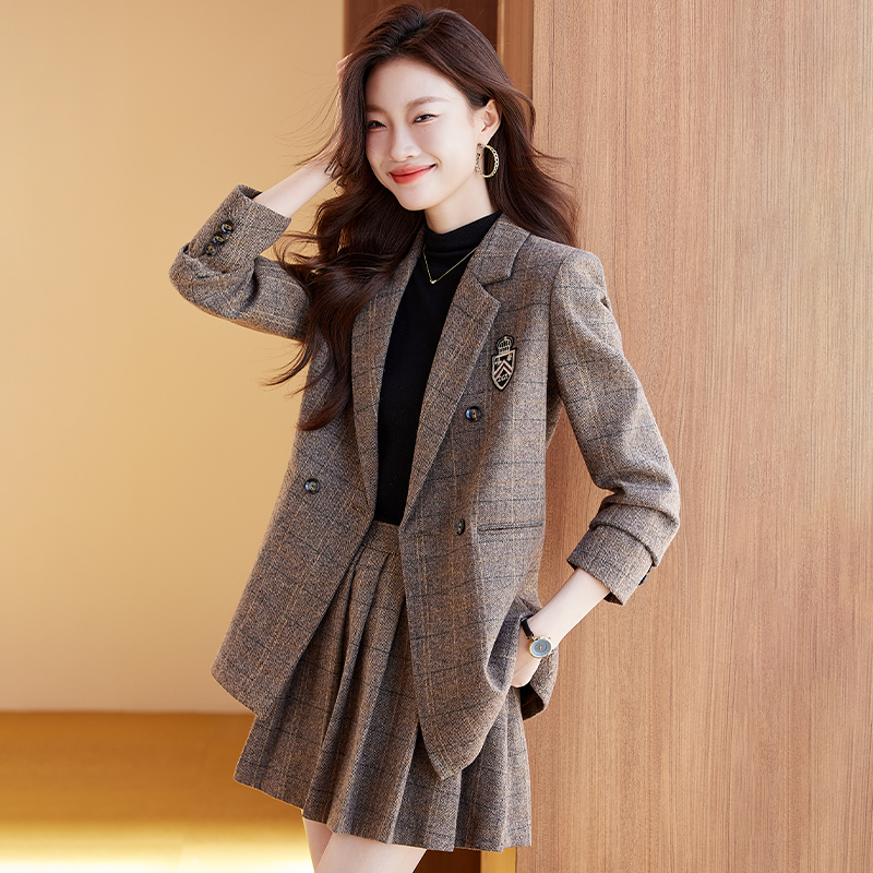 咖色毛呢西装短裙套装女新款春秋高级感气质女神范职业装西服外套
