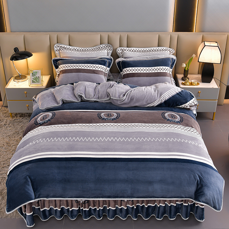 2025《新品爆款》8-9斤高端加厚保暖床裙式床单款牛奶绒四件套加绒