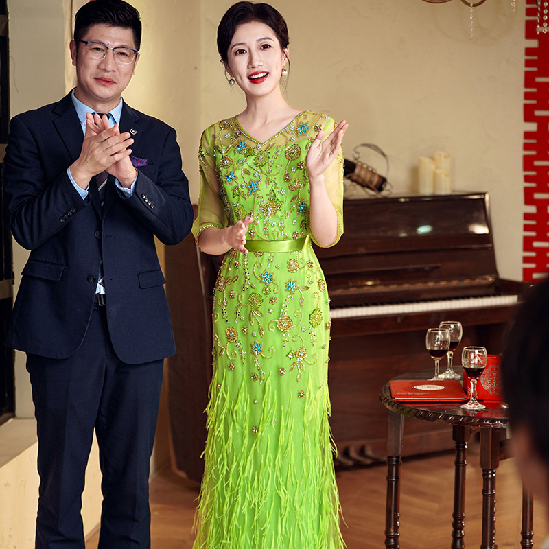 6008晚礼服裙女2024新款高级感宴会大气演出主持人轻奢气质连衣裙