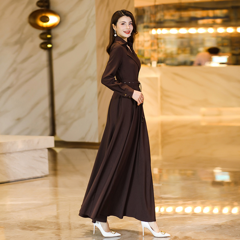 2025新款气场高档爆款连衣裙法式显瘦气质赫本风长裙长款风衣裙