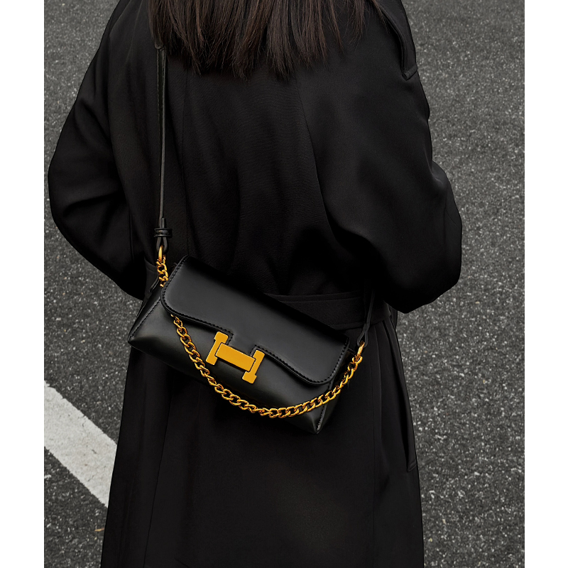 女士包包2025新款潮高级感时尚复古百搭小众设计斜挎包链条小方包