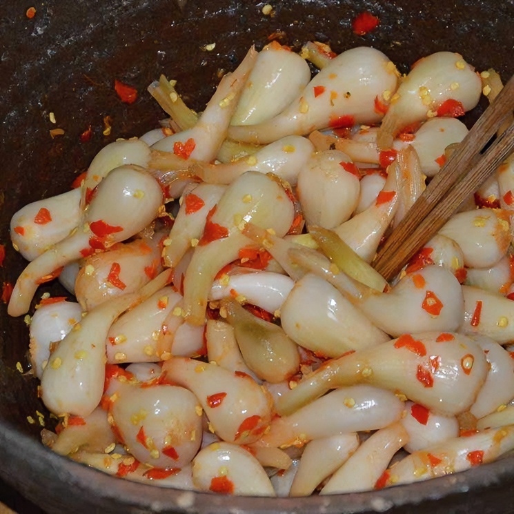 湖南特产酸辣藠头剁椒荞头好吃的农家下饭菜酱菜脆爽酸辣老坛泡菜