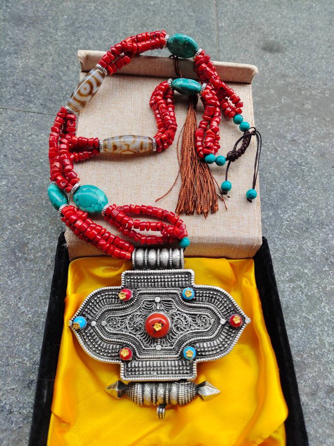 铜合金亚克力吊坠 藏饰复古民族风项链毛衣链跳舞结婚配饰发邮政