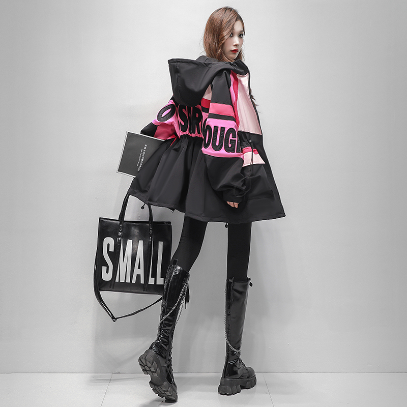 户外冲锋衣女2025秋装新款韩版休闲重工刺绣风衣收腰工装防水外套